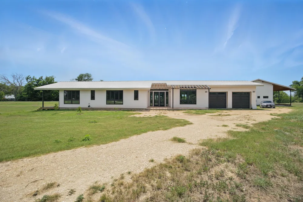 1800 Man O War Drive Del Valle, TX 78617