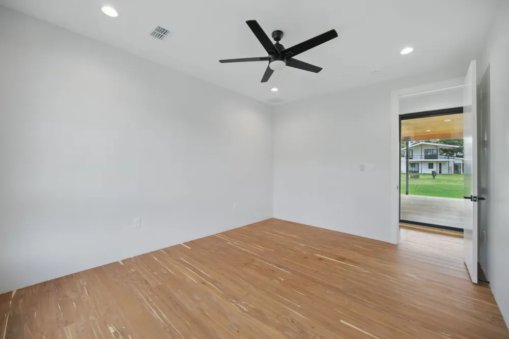 1800 Man O War Drive Del Valle, TX 78617