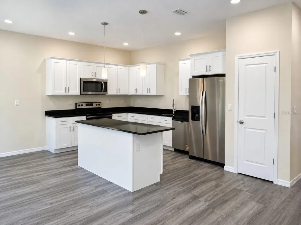 4347 CAMBIO GARDENS COURT Tampa, FL 33610
