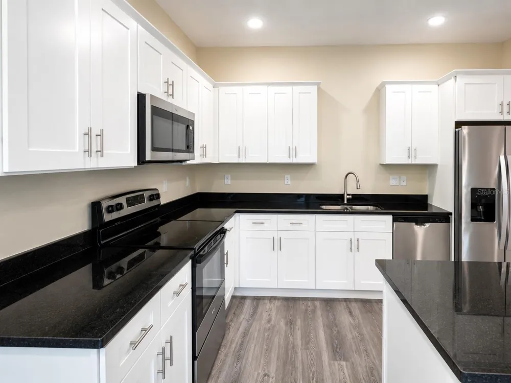 4347 CAMBIO GARDENS COURT Tampa, FL 33610