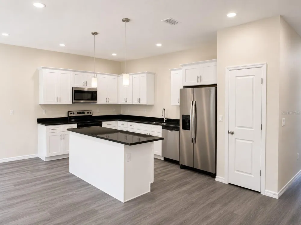 4347 CAMBIO GARDENS COURT Tampa, FL 33610