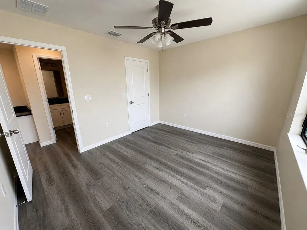4347 CAMBIO GARDENS COURT Tampa, FL 33610