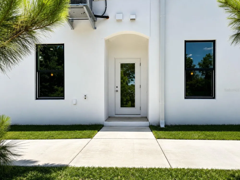 4347 CAMBIO GARDENS COURT Tampa, FL 33610