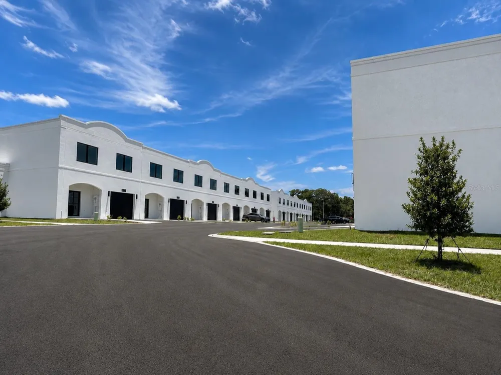 4347 CAMBIO GARDENS COURT Tampa, FL 33610