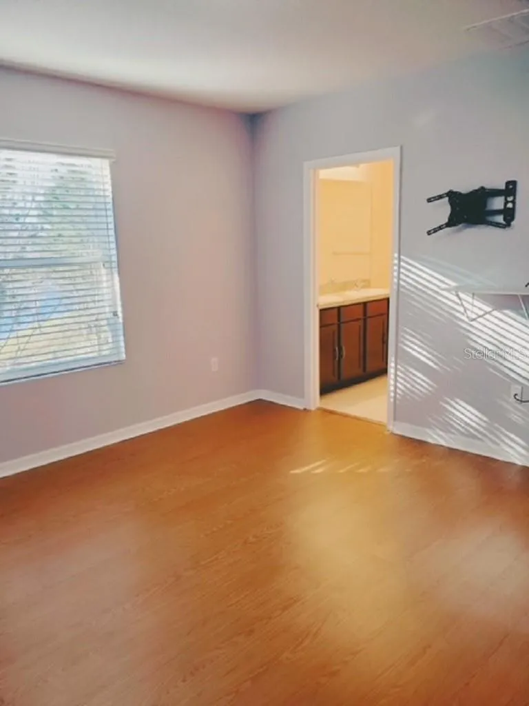 9907 HOUND CHASE DRIVE Gibsonton, FL 33534