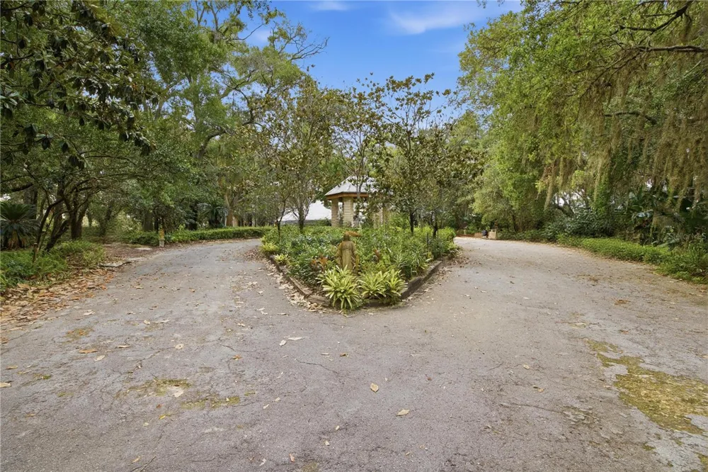 2271 KEYSTONE ROAD Tarpon Springs, FL 34688