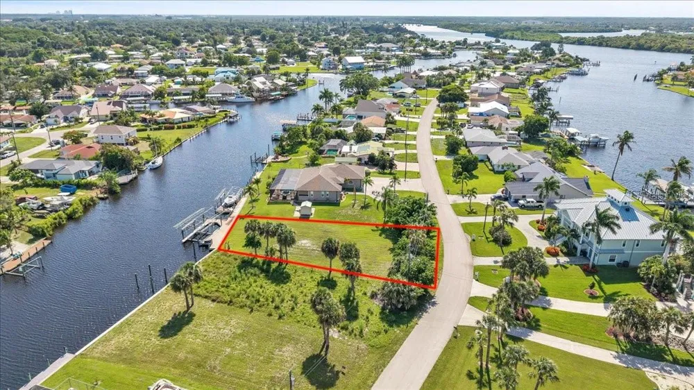 13425 MARQUETTE BOULEVARD Fort Myers, FL 33905