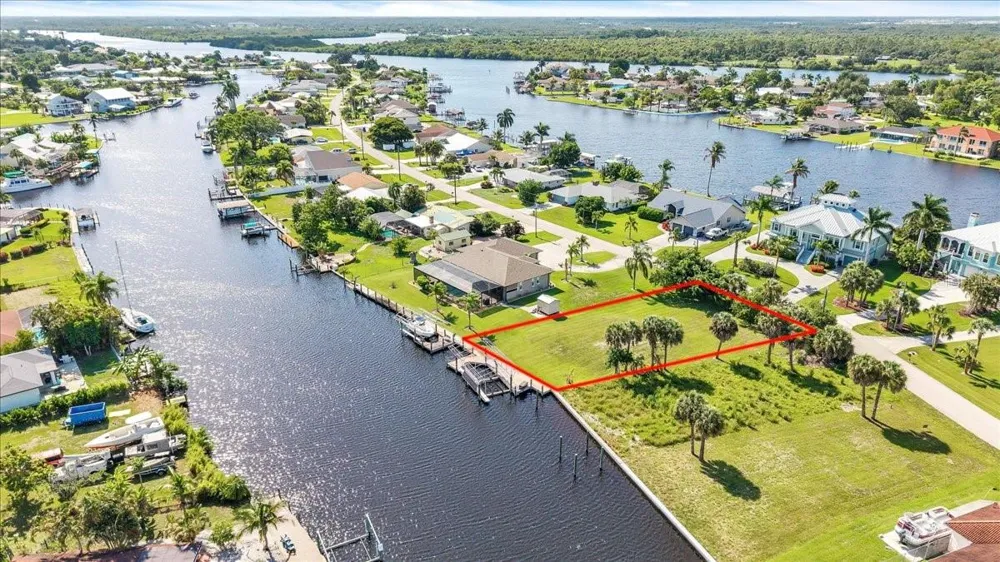 13425 MARQUETTE BOULEVARD Fort Myers, FL 33905