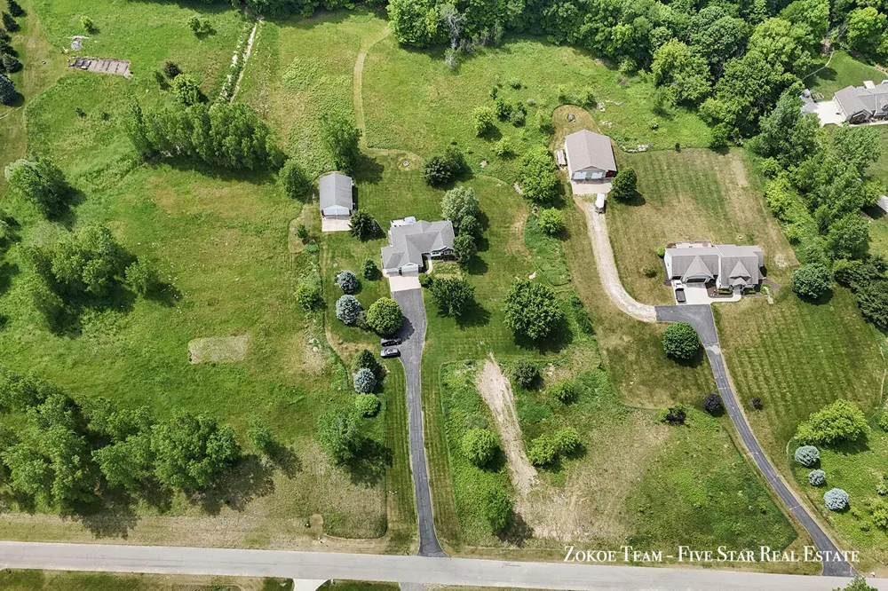 2130 Canterbury Lane Marne, MI 49435