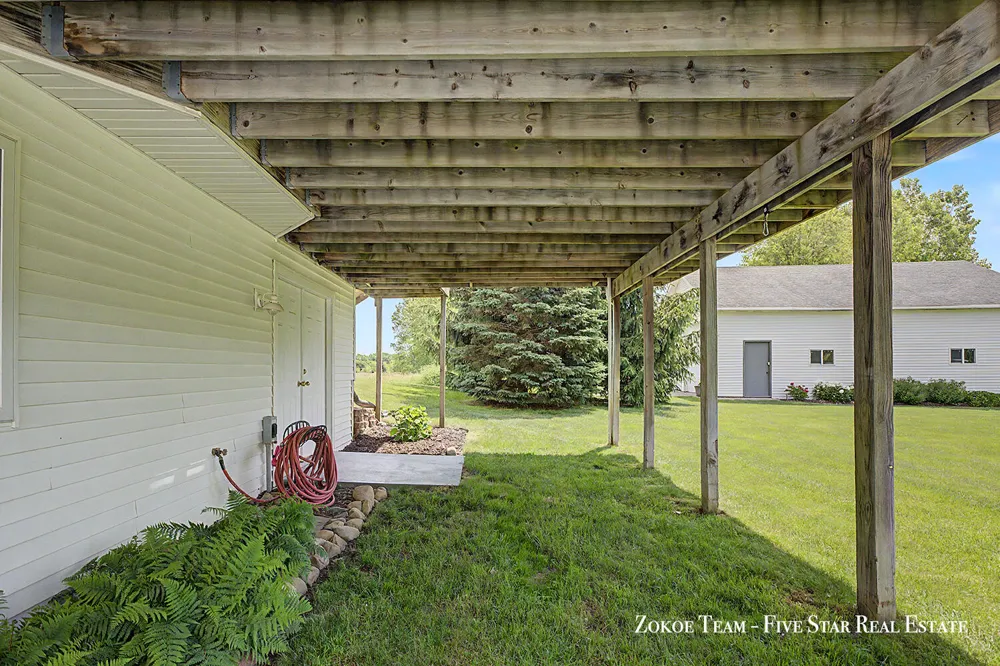 2130 Canterbury Lane Marne, MI 49435