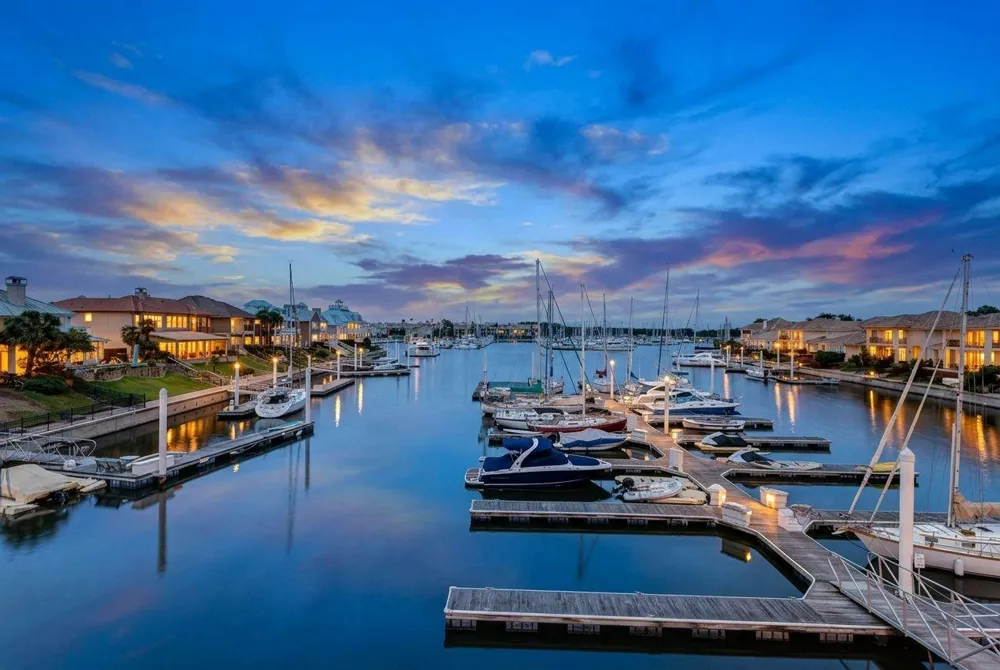 411 Harborside Way Kemah, TX 77565