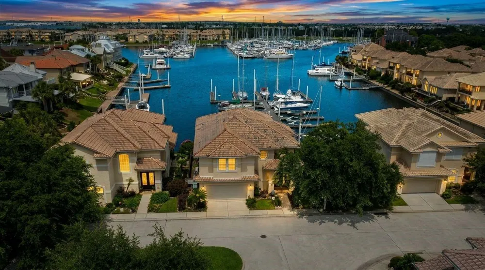 411 Harborside Way Kemah, TX 77565