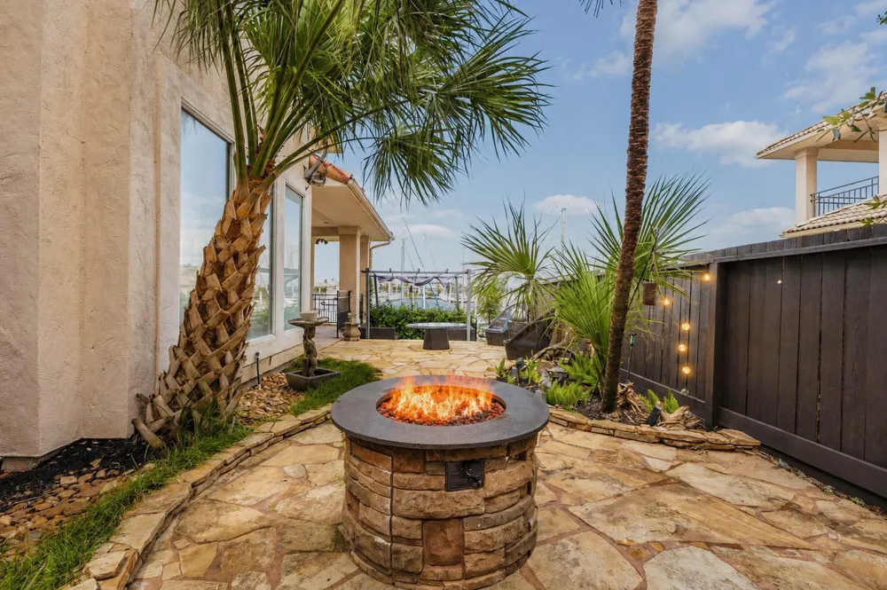 411 Harborside Way Kemah, TX 77565