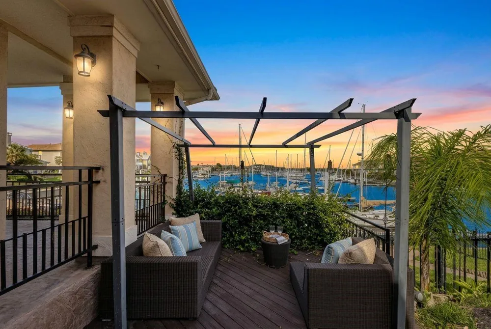 411 Harborside Way Kemah, TX 77565
