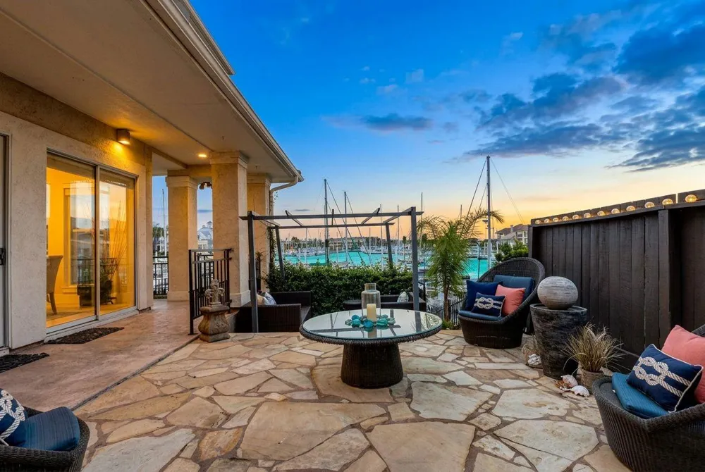 411 Harborside Way Kemah, TX 77565