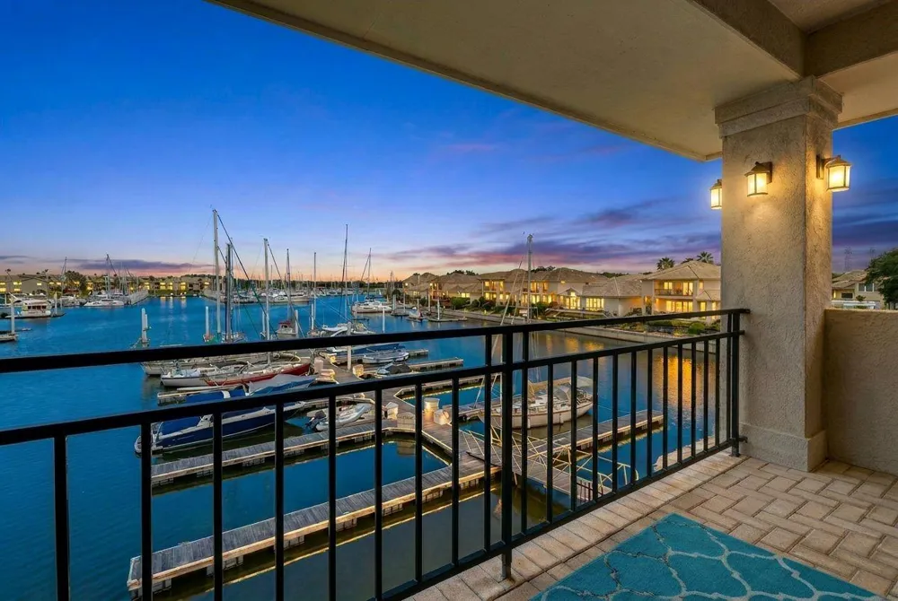 411 Harborside Way Kemah, TX 77565