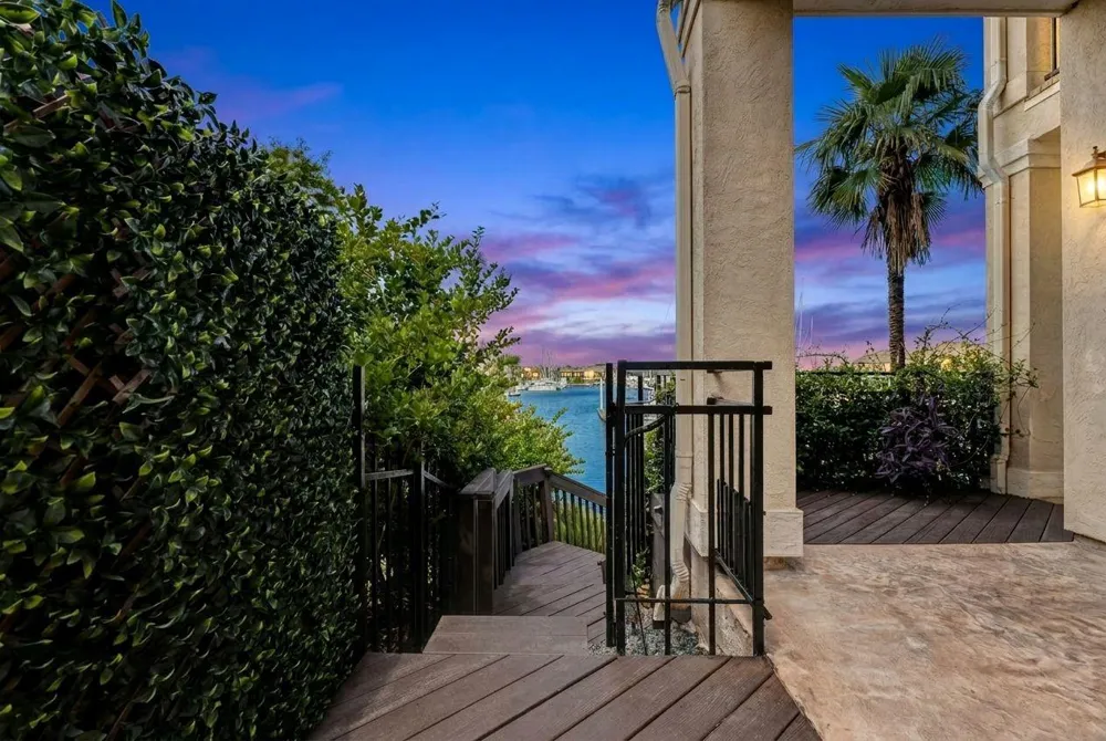 411 Harborside Way Kemah, TX 77565