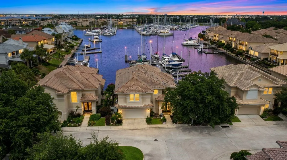 411 Harborside Way Kemah, TX 77565