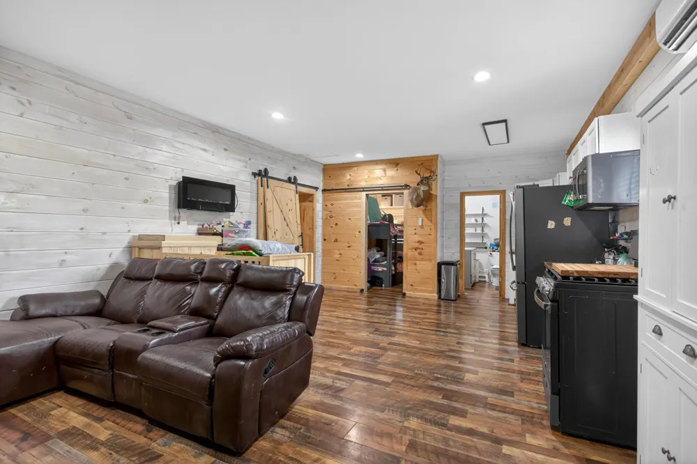 1284 Maple Grove Road Jackson, MI 49201
