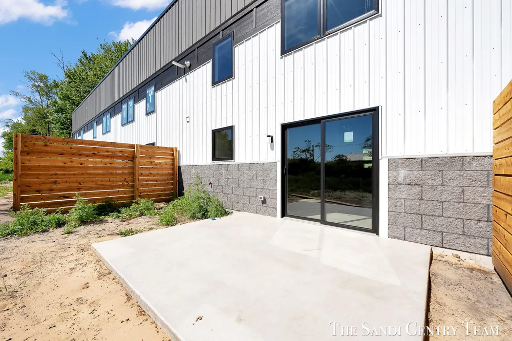1500 Kooiman Avenue #9 Grand Haven, MI 49417