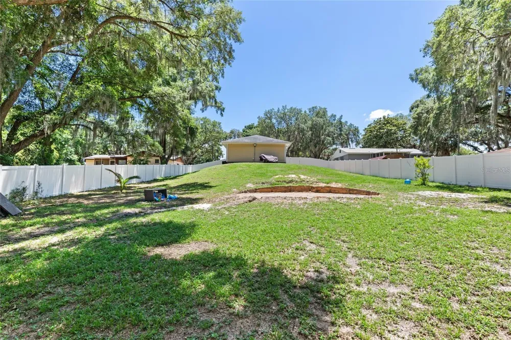 206 E CATAWBA Fruitland Park, FL 34731