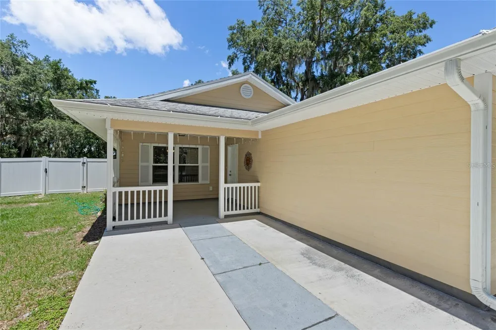 206 E CATAWBA Fruitland Park, FL 34731