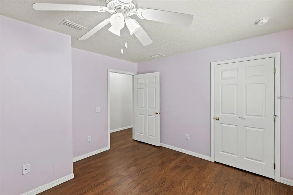 206 E CATAWBA Fruitland Park, FL 34731