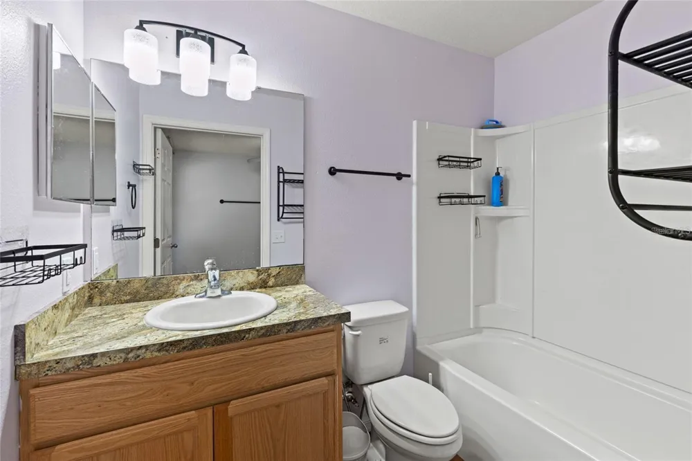 206 E CATAWBA Fruitland Park, FL 34731