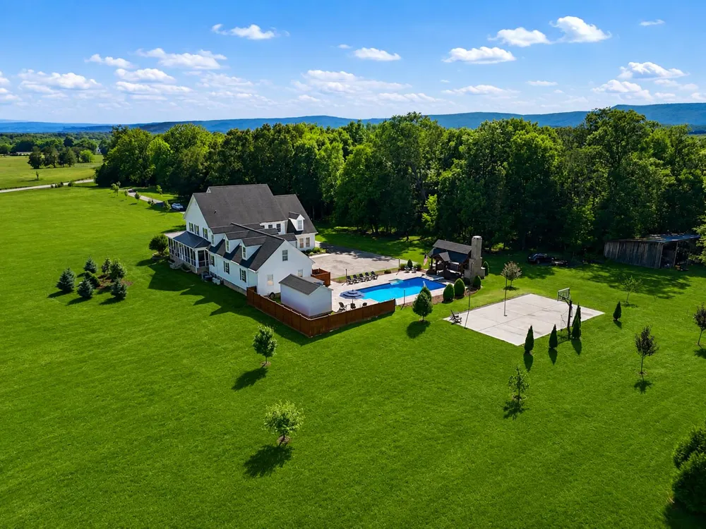 1876 Glass Mill Road Chickamauga, GA 30707
