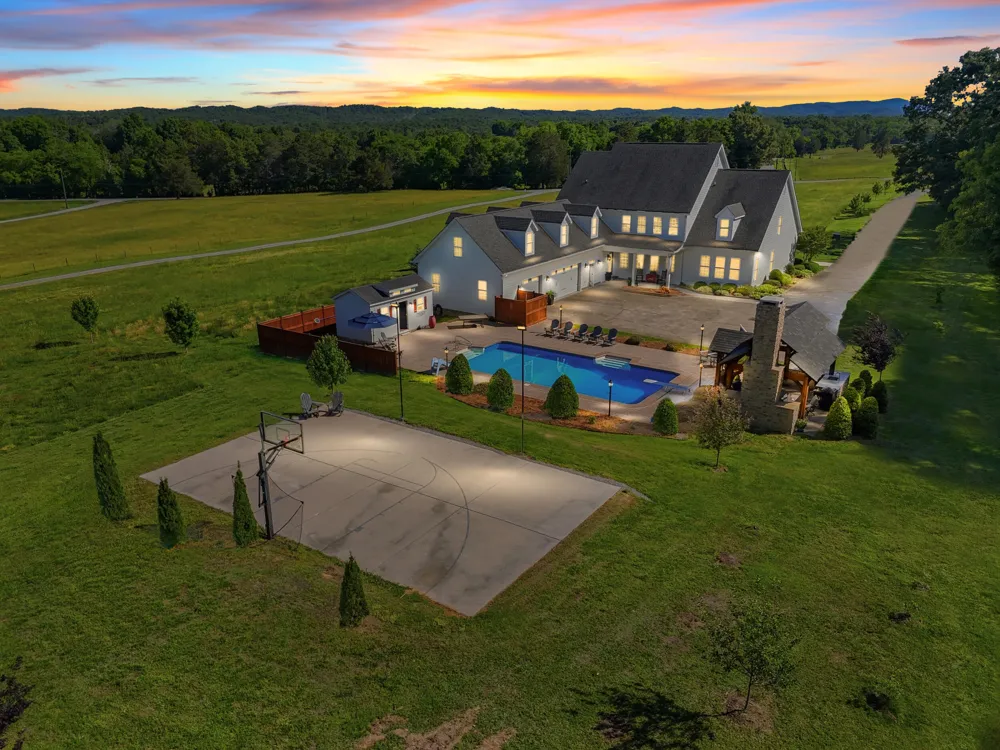 1876 Glass Mill Road Chickamauga, GA 30707