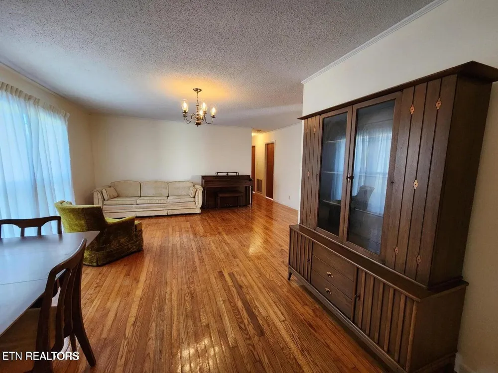 1506 Ridgeway Circle Athens, TN 37303