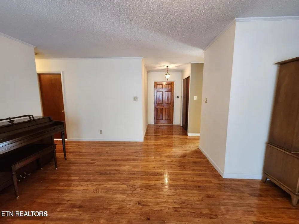 1506 Ridgeway Circle Athens, TN 37303
