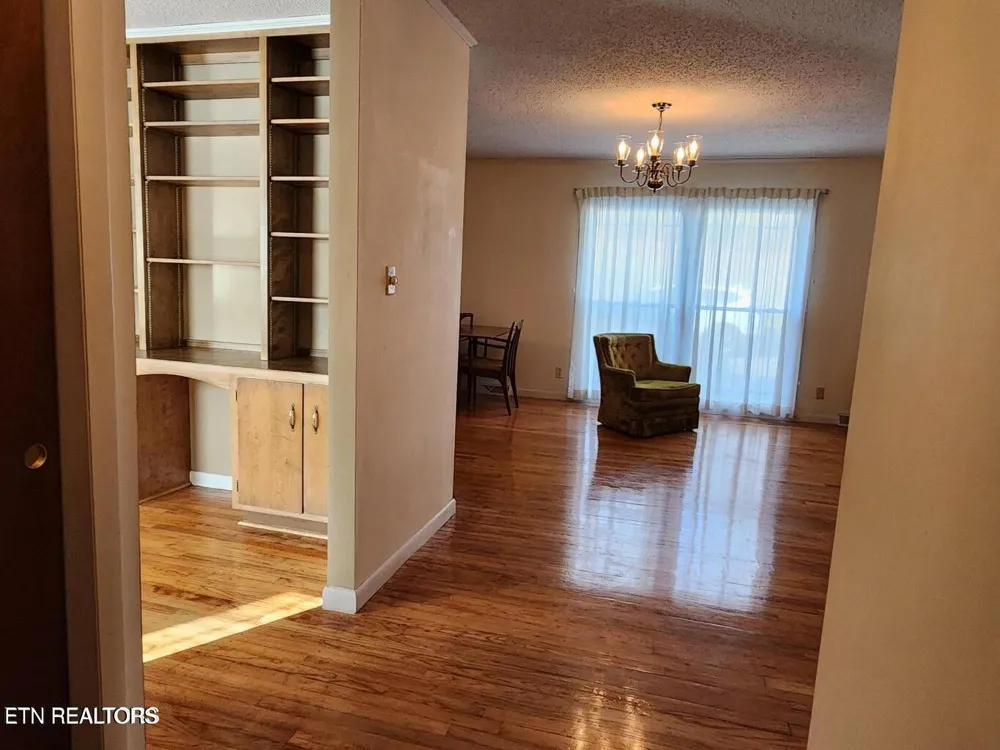 1506 Ridgeway Circle Athens, TN 37303