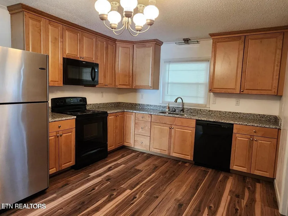 1506 Ridgeway Circle Athens, TN 37303