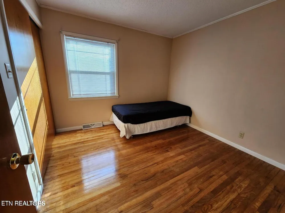 1506 Ridgeway Circle Athens, TN 37303