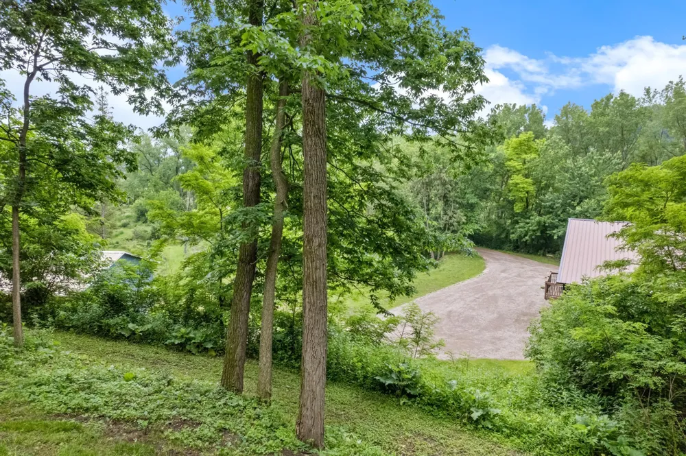 15315 County Road 25 Rollingstone, MN 55969