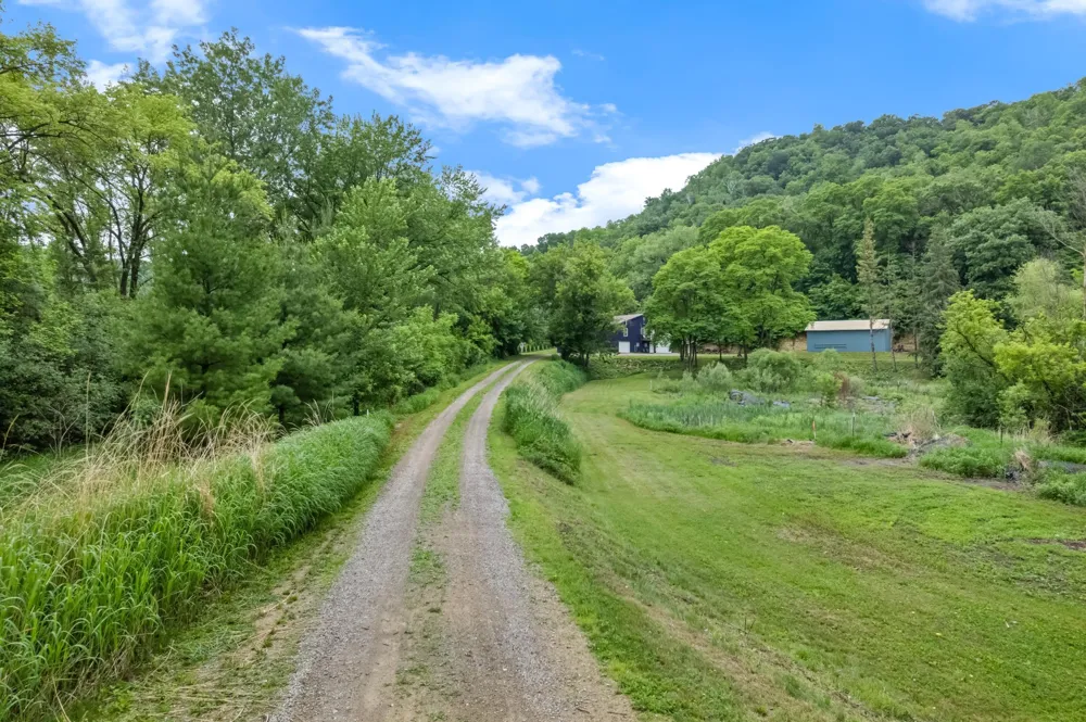 15315 County Road 25 Rollingstone, MN 55969