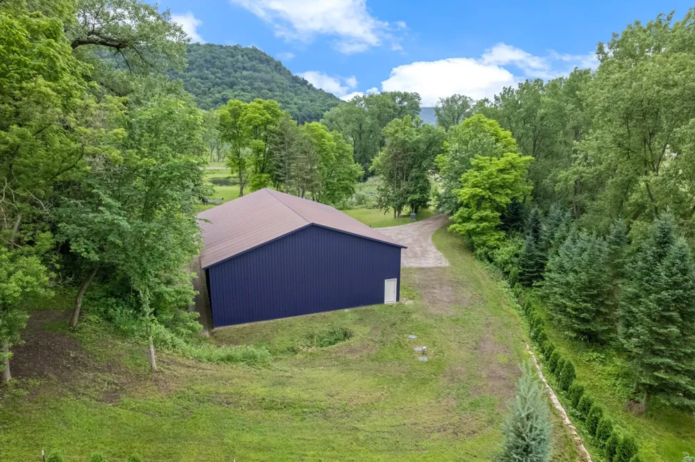 15315 County Road 25 Rollingstone, MN 55969