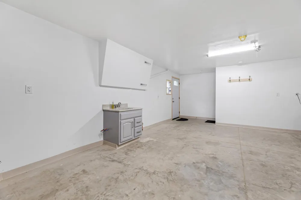 15315 County Road 25 Rollingstone, MN 55969