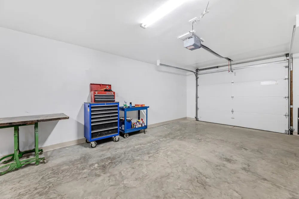 15315 County Road 25 Rollingstone, MN 55969