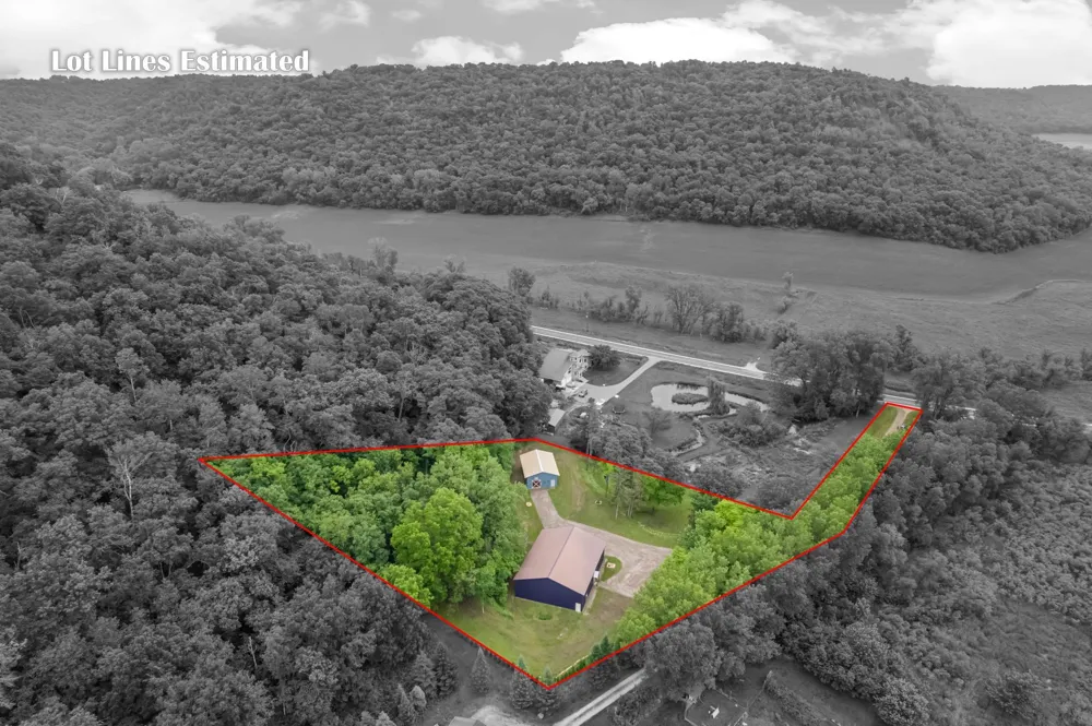 15315 County Road 25 Rollingstone, MN 55969