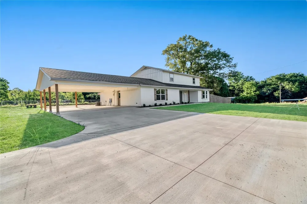 670 County Road 44050 Powderly, TX 75473