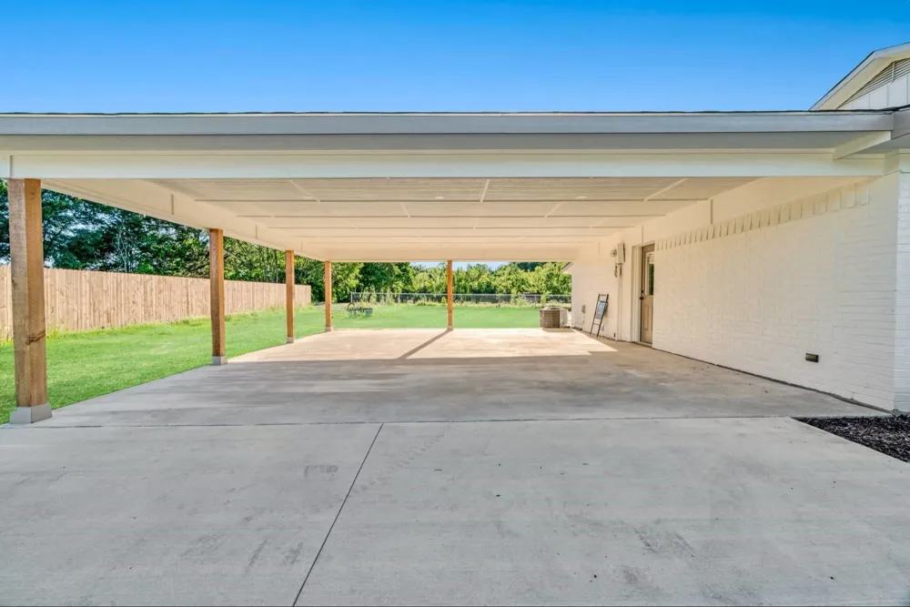 670 County Road 44050 Powderly, TX 75473