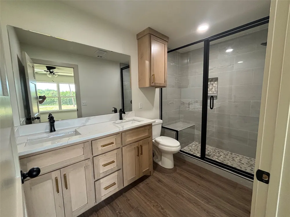 670 County Road 44050 Powderly, TX 75473