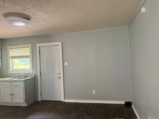 805 W 3rd Street Clarksville, TX 75426