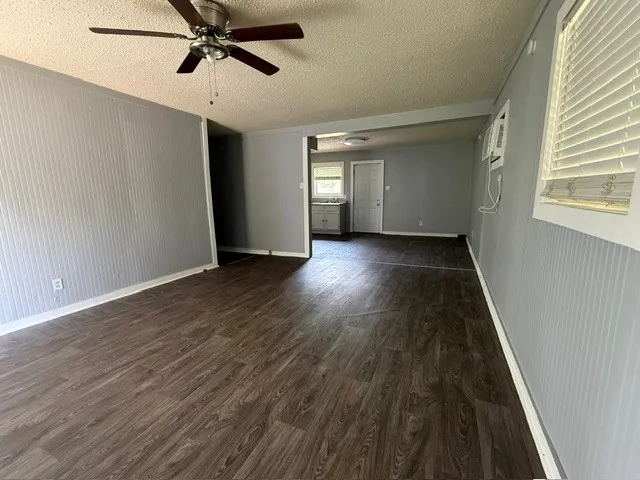 805 W 3rd Street Clarksville, TX 75426