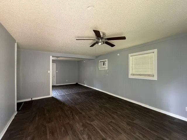 805 W 3rd Street Clarksville, TX 75426