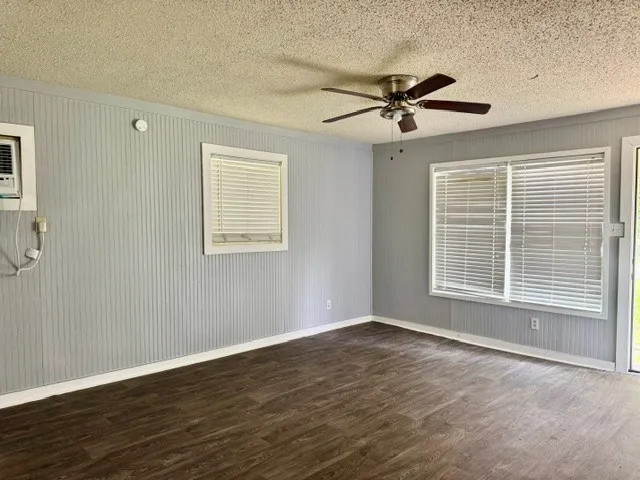 805 W 3rd Street Clarksville, TX 75426