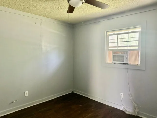 805 W 3rd Street Clarksville, TX 75426