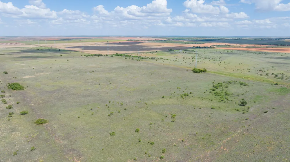 300 County Road 232 Rotan, TX 79546